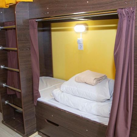 Sun City Hostel 4 Київ Екстер'єр фото