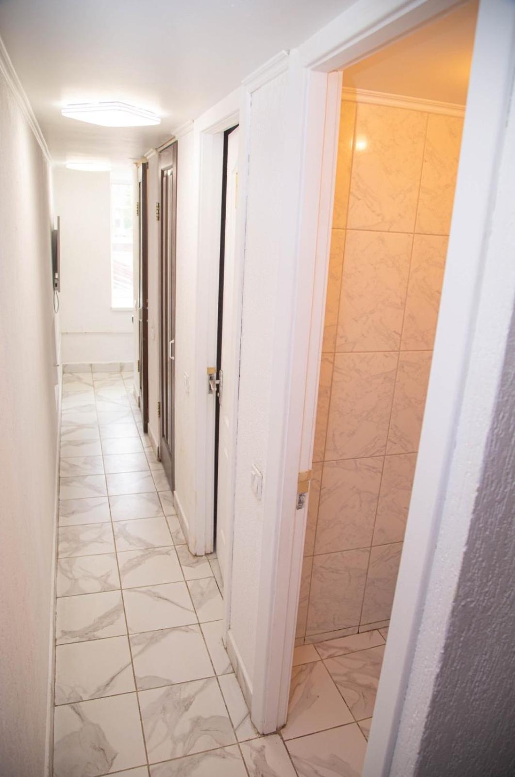 Sun City Hostel 4 Київ Екстер'єр фото